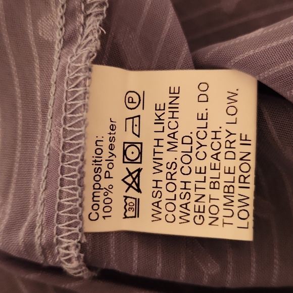 Shein Curve Blouse - Picture 4 of 4